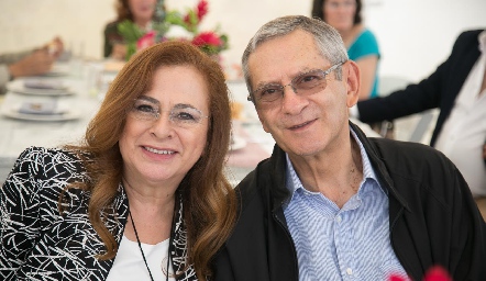  Dora Irma y Roberto Espinosa.