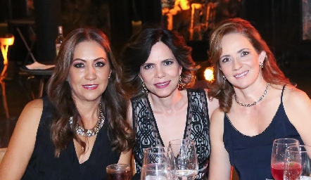  Lety Castillo, Alejandra Martínez y Martha Padilla.