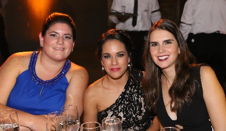  Amalia Rojas, Rita Villalobos y Mana Gaby González.
