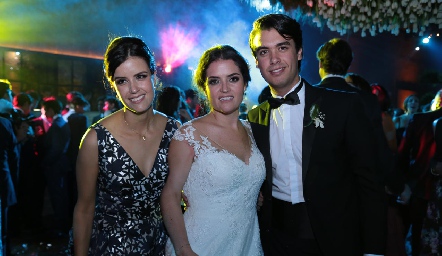  Teresa, Isa y Jojo Torre.