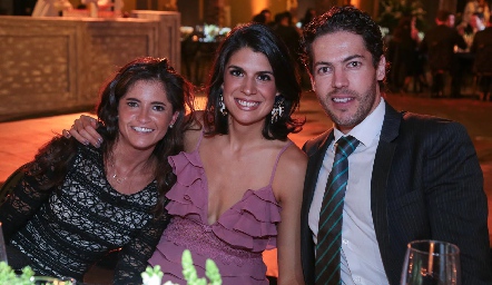  Estefanía Coudurier, Adriana Torres y Paco Daujare.