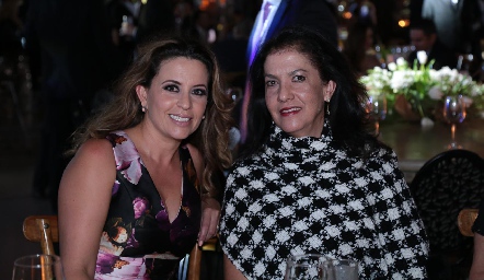  Erika Rodríguez y Tere Ramírez.
