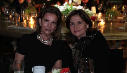  Magda Argüelles y Mónica Guillén.