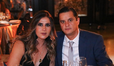  Brenda Hernández y Ricardo Mares .