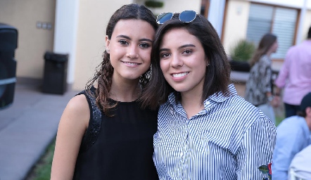  Andrea Eguía y Selene Rosales.