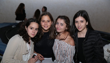  Fer Patiño, Camila Muñoz, María Muñoz y Natalia Heredia.
