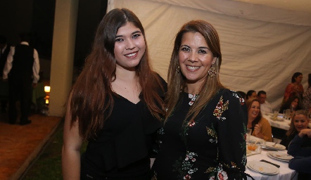  Daniela Gouyonnet y Lety Sánchez de Gouyonnet.