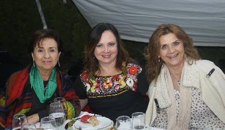  Leticia Martínez, Isabel Camargo e Irasema Medellín.