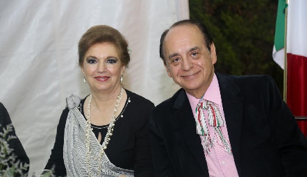  María Elena Abud y José León.