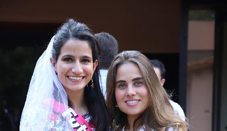  Mónica Medlich y Nuria Alcalde.