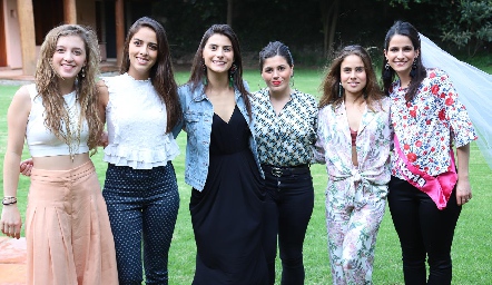  Pau Martínez, Mariana Labarthe, Tere Cadena, Mariela Motilla, Nuria Alcalde y Mónica Medlich.