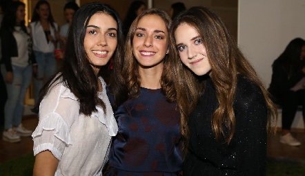  María Elena Ortega, Marian Garcín y María Orozco.