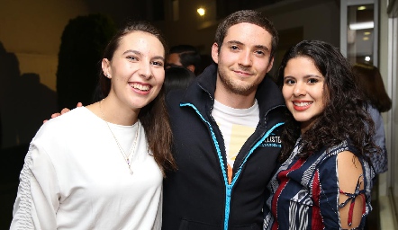  Cristina Ledezma, Diego González y Andrea Padrón.