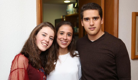  Fer Orozco, Paty Silva y Alejandro Hinojosa.