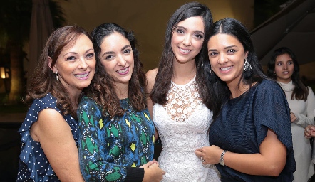 La novia con su mamá y hermanas, Ligia Vales, Ligia, Fer y Caro Arriaga.