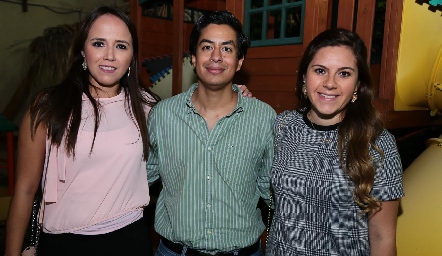  Karen Castillo, Andrés Zermeño y Andrea Méndez.