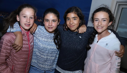  Mariana, Connie, Sofía y Montse.