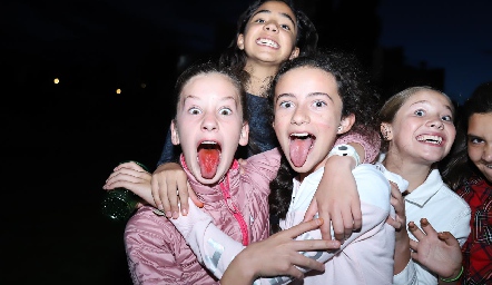  Mariana, Sofía y Montse.