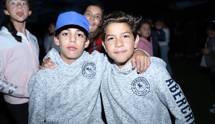  Andrés y Pablo.