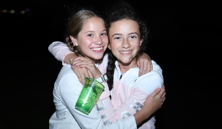  Ana y Montse.