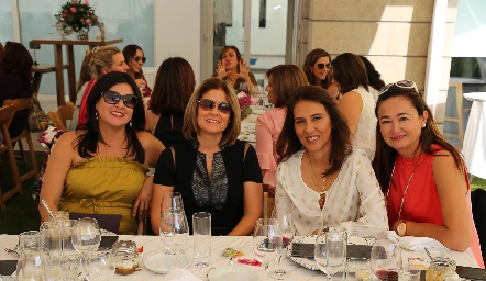  Cyntia Sánchez, Marcela Benavente, Mercedes Castro e Iliana Ávila.
