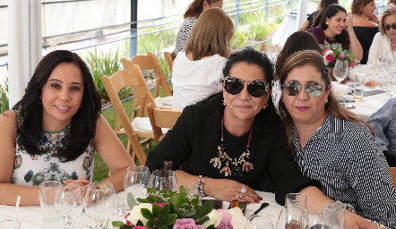  Gloria Garcidueñas, Mercedes Morales y Sofía Carrillo.