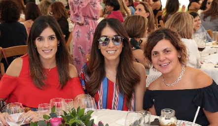  Fernanda Torres, Mary Tere Torres y Ale Alcalde.