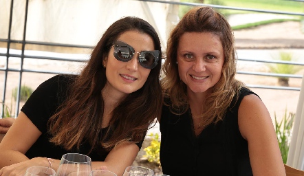  Lourdes Orozco y Daniela Alcalde.