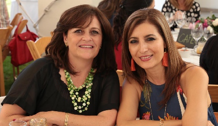  Fabiola González y Carmina Reynoso.