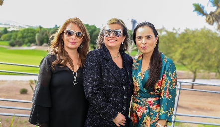  Maru Díaz Infante, Idalia Cruz y Angélica Díaz Infante.