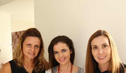  Daniela Alcalde, Sigrid Werge y Grace Alcalde.