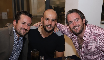  Sergio Martínez, Mariano Gil y Ernesto Hernández.