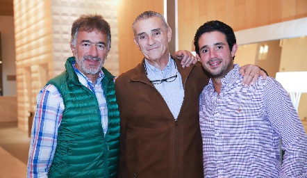  Alejandro Abud, Roberto y Roberto Mejía