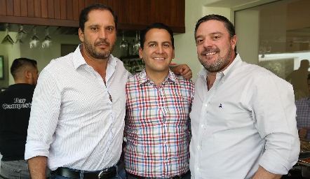  Jorge Morales, Rodrigo Morales y Héctor Morales.