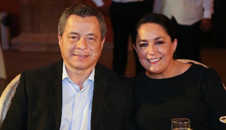  Lisandro y Laura Bravo.