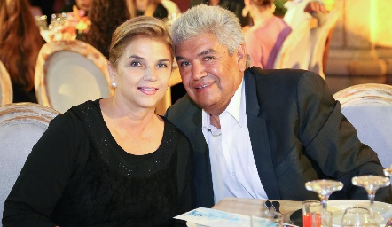  Luz María Máquez y Francisco Ruiz .