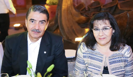  Alejandro y Patricia Zermeño.