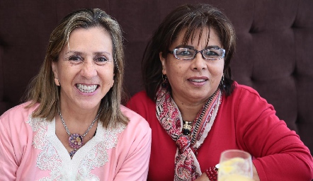  Rocío García y Carmelita Martínez.