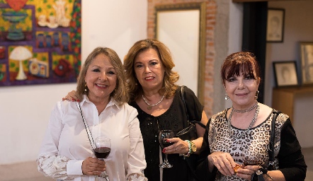 Alejandra Canales, Marcela Gómez y Concepción Barba.