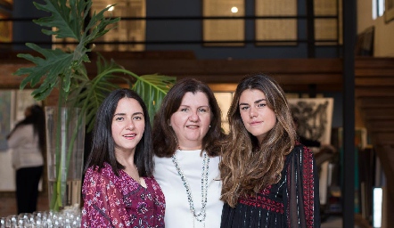  Mariana Quindós, Georgina Vázquez y Guille Quindós.