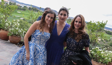  Gloria Escobedo, Ximena Fernández y Gabriela Ponce.