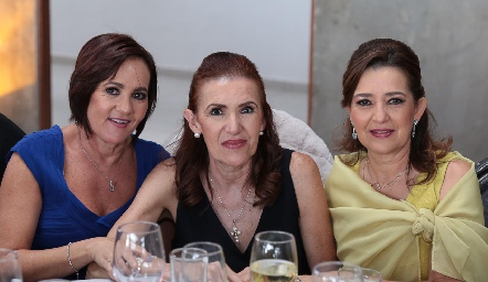  Laura Valle, Claudia Valle y Verónica Maza.