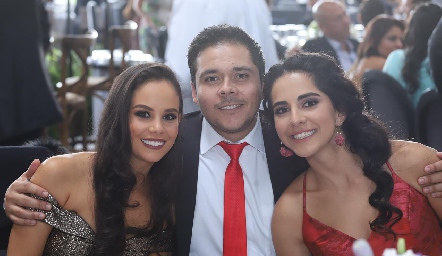  Alynn Ruiz, Enrique Gaviño y Claudia Estrada.