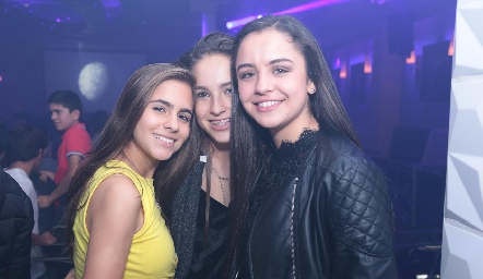  Isa Tacea, Sofía González y Montse Bedolla.