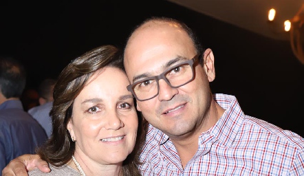  Sandra Estúa y Alejandro Villalobos.