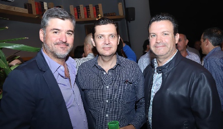 Oscar Zermeño, Fernando Guerra y Jean Franco Pizzuto.
