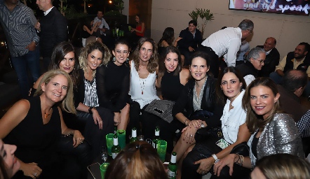  Ivette Coulon, Lorena Hernández, María José Pedrero, Mónica Galarza, Liliana Marti, Adriana Calderón, Ofelia González, Claudia Artolózaga y Francine Coulon.