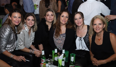  Francine Coulon, Martha y Jade Leija, Claudia Altamirano, Ana Saldaña e Ivette Coulon.