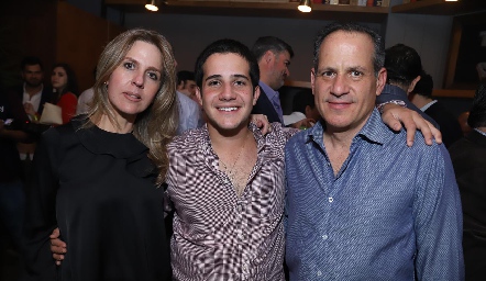  Verónica Berrón, Pablo Lavín y Ramón Gómez.