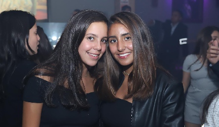  Ximena del Sol y Camila Reyes.